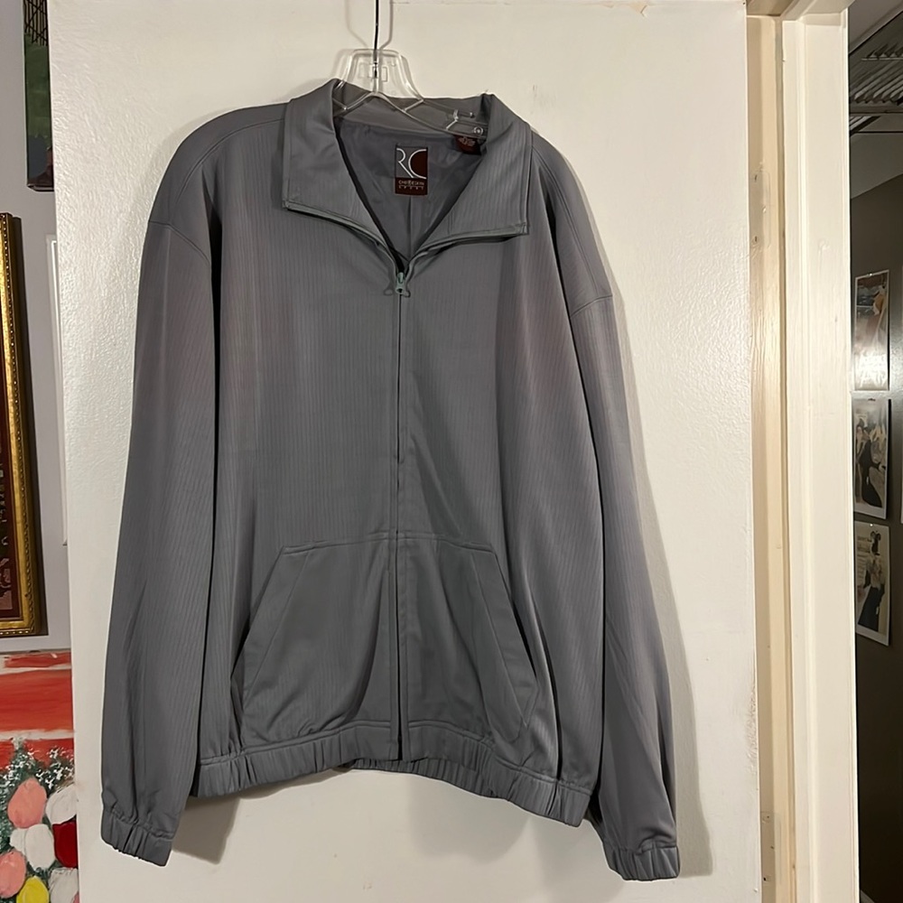 Chereskin men’s gray silk75/poly25 zip up jacket. Elastic waist and cuffs